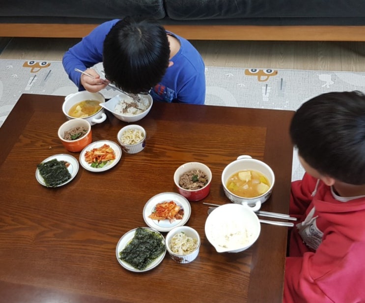  코로나19로 바뀐 밥상 문화,  식판사야겠다.
