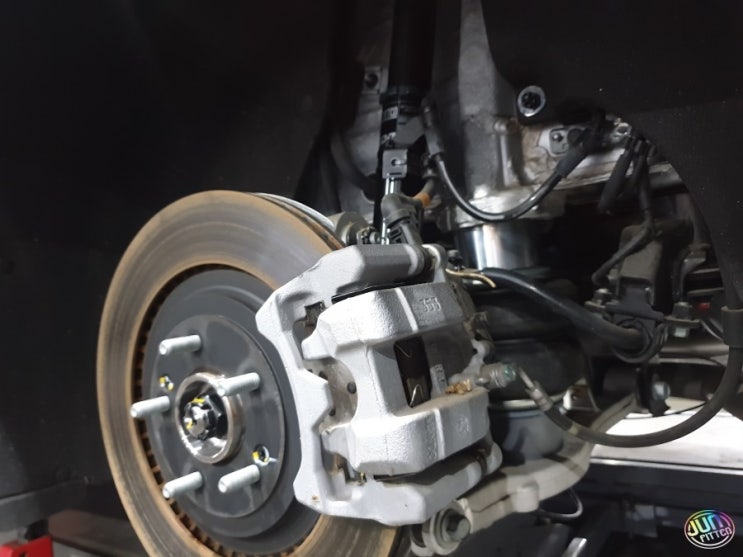 화성 병점중앙로 / 에어서스펜션 장착 / 제네시스 / G90