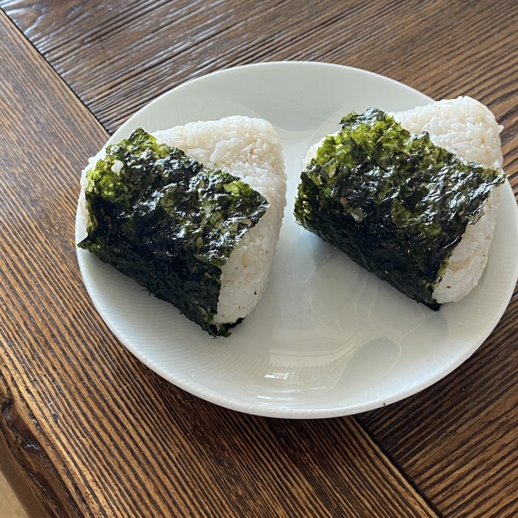  오늘은 참치마요 삼각김밥 !
