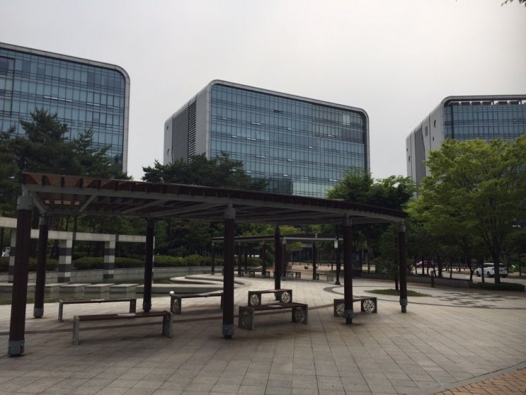  판교테크노밸리 텅빈 유령도시 같다는 기사..