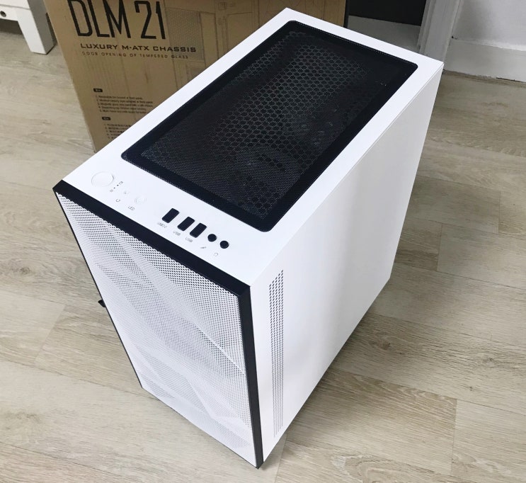 다크플래쉬 DLM21 RGB MESH 화이트 PC 케이스, 데스크탑 본체 조립컴퓨터 다크플래쉬 DLM21 RGB MESH 화이트 PC 케이스, 데스크탑 본체 조립컴퓨터