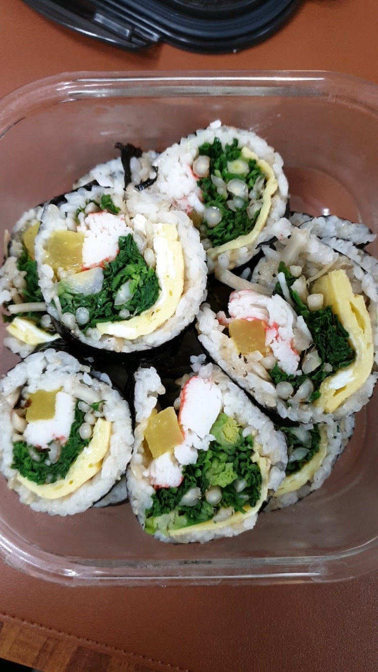  #냉이김밥(feat.큰동서형님께서 캐고 아내가 다듬고 나는 먹기만...)