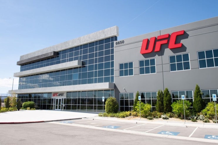 UFC 대회들 코로나로 APEX 센터 무관중 경기로 변경 등 MMA 뉴스