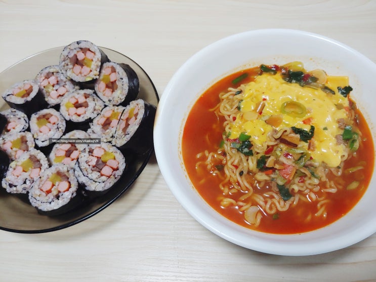  [라면+김밥]신라면 치즈라면과 김밥 해먹기/치즈라면에 김밥/치즈라면/김밥싸기/분식 라면 김밥