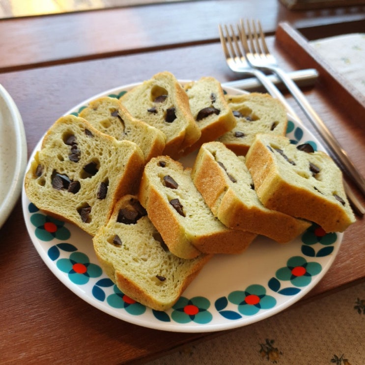 정말 맛있었던 비건베이커리 "책빵고스란히"에 다녀왔어요.