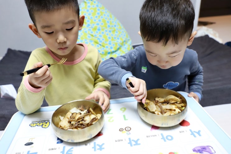  가정식반찬 배달 엄마가 해준밥처럼.  더반찬