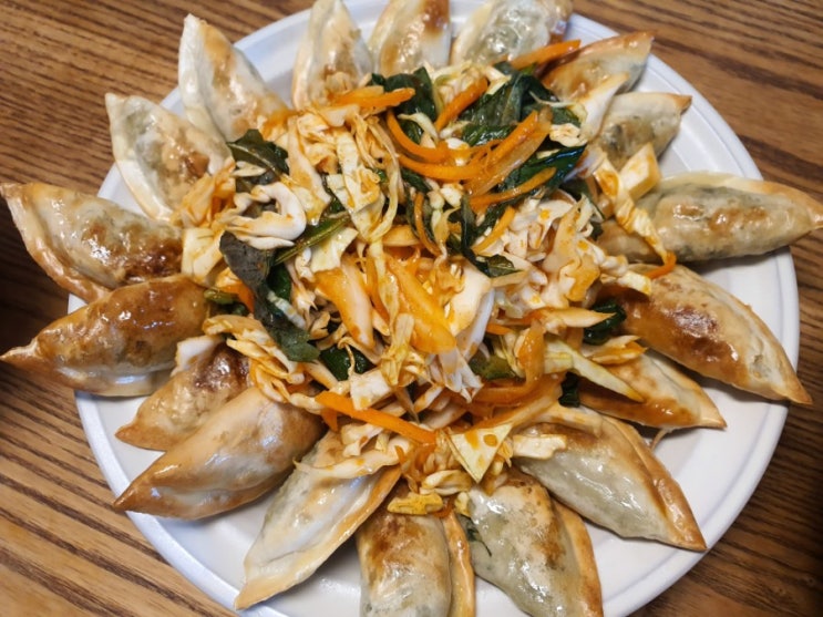 분식먹는날 / 간장떡볶이 / 비빔군만두 / 주말밥상