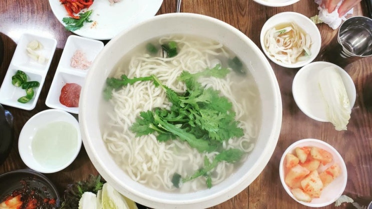  부산 칼국수 맛집 코로나에도 줄서는 유엔공원칼국수가격