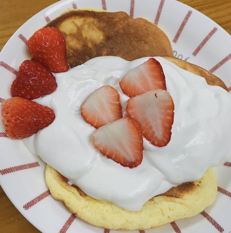 [노오븐 베이킹] 핫케이크 가루로 폭신하고 부드러운 수플레 팬케이크 만들기