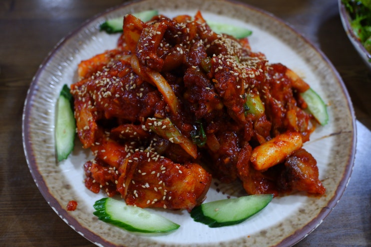  마산 경남대 족발 한양족발에서 반반세트 먹음
