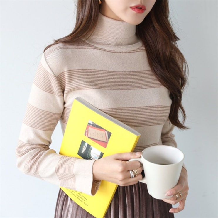  [할인 제품] 빼빼 여성용 포근한 단가라배색 폴라니트티셔츠   22,900 원 최고