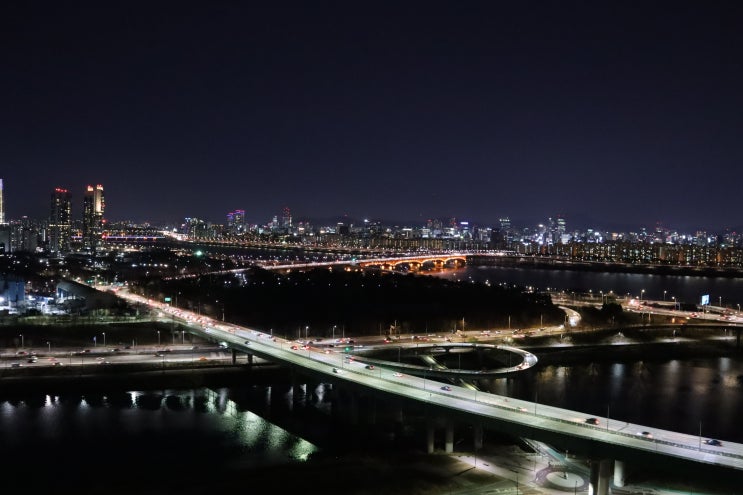 서울 탁 트인 야경을 볼 수 있는 "응봉산"