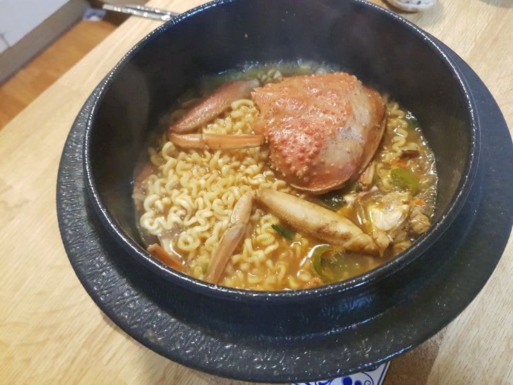  대게 라면 (매운 고추 땡초 된장)