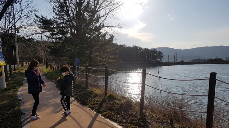  경주 영지 저수지 간단 나들이 / 영지 배스 루어낚시 10분 만에...