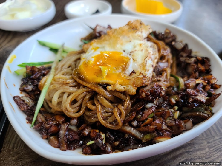  재송동 맛집 귀빈 - 손으로 쳐낸 간짜장