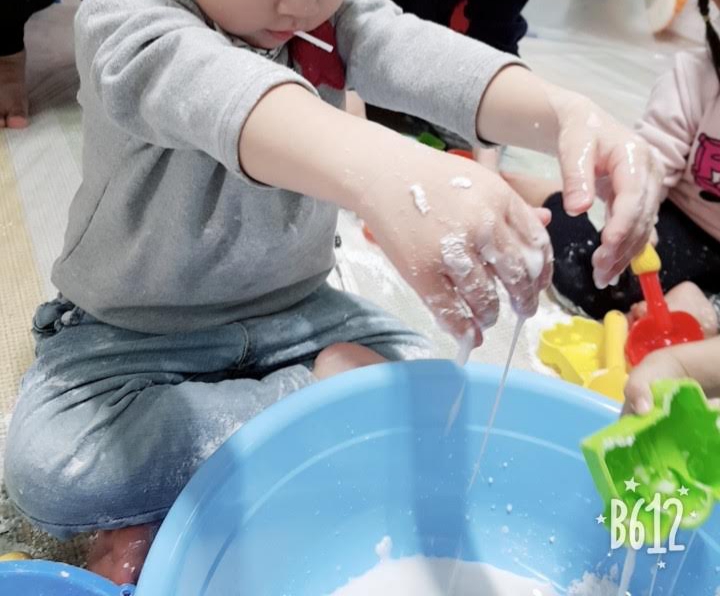  촉감놀이) 슬라임 대신 감자전분
