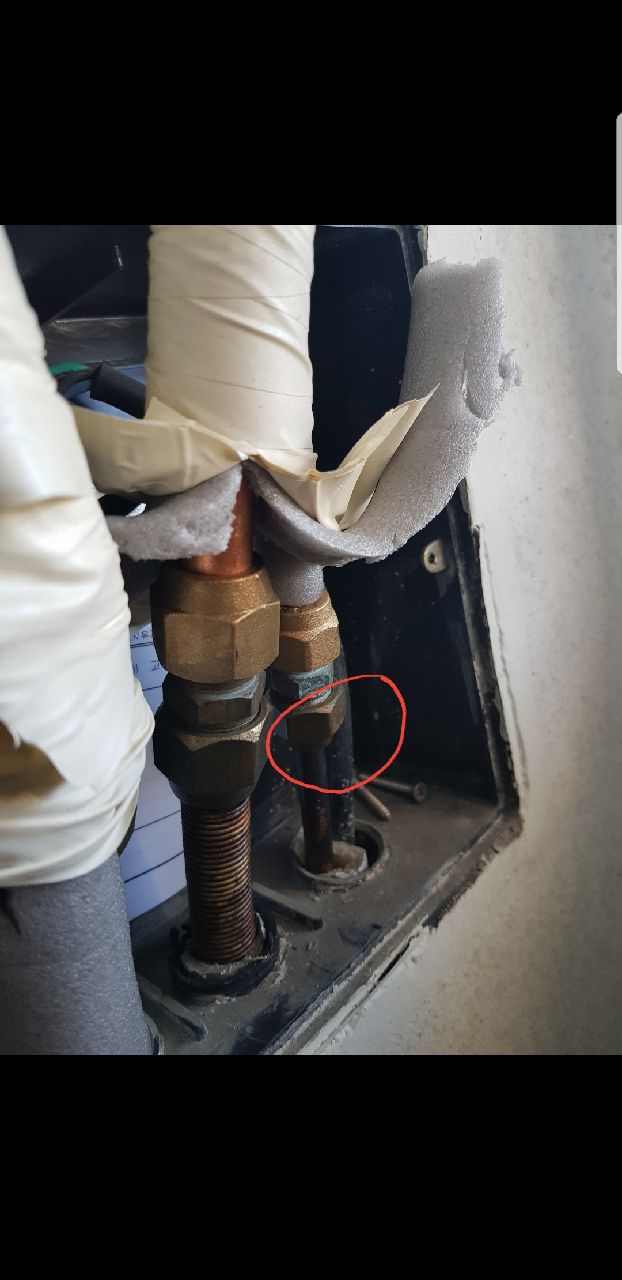  충주 에어컨매립배관 문제로 수리 및 교체 마지막 정밀검사로 해결
