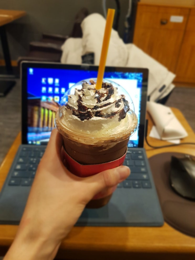  시립대 2주 사이버강의 실화..? 오늘은 집 앞 카페에서 강의 들었다 ㅠㅠ