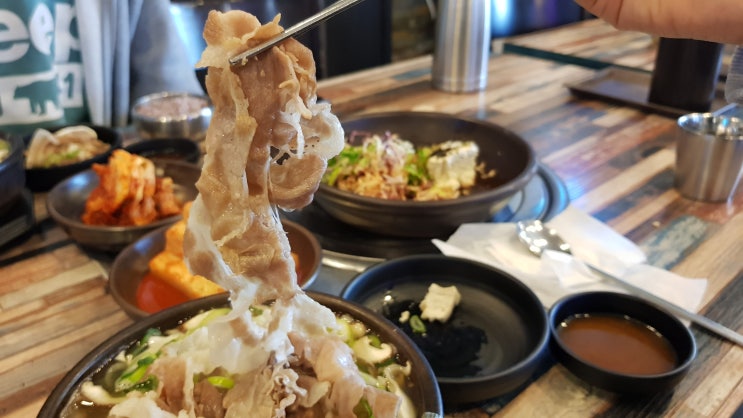  고기가 탑 처럼? 제주 맛집