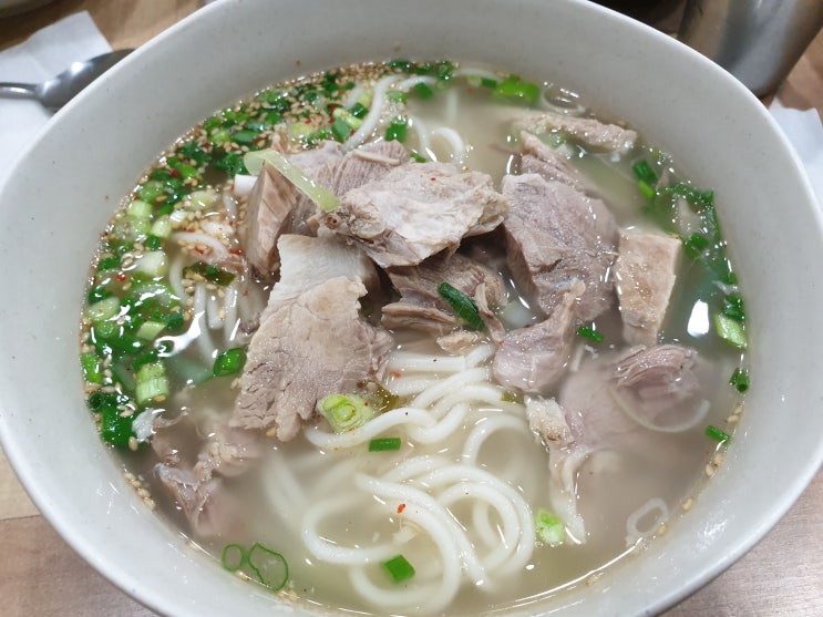  제주도 공항 근처 고기국수 맛집 " 올래국수 " / 제주도 바다가 보이는 펜션 추천 에어비앤비 " 제주마중in반포 "