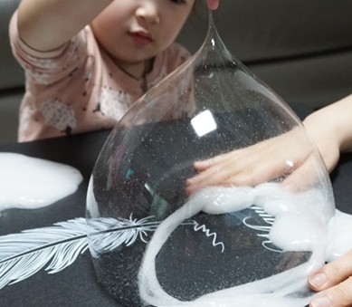  아이와 함께 집에서 엄마표 슬라임 만들기, 두가지 방법으로 만들어 봤어요