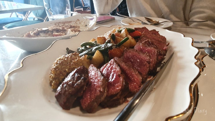 청주 성안길 맛집, 자꾸 생각나는 라자냐 뇨끼 - 어스테이블