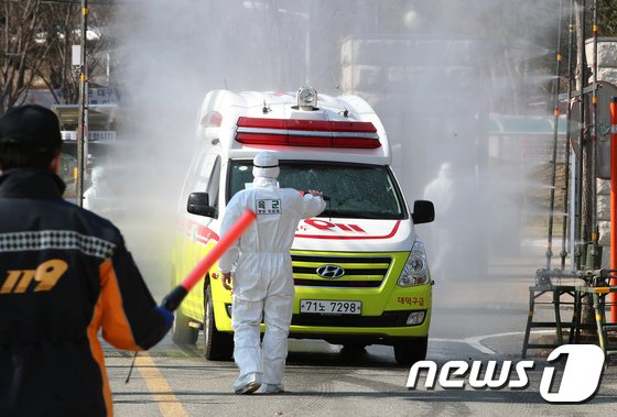 '선(先) 화장, 후(後) 장례' 쓸쓸한 코로나 '죽음'…장례 안하기도