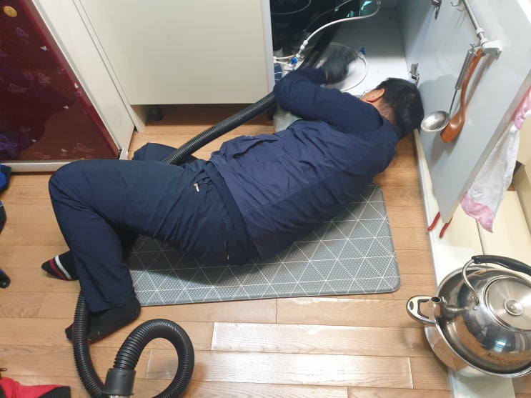  화장실 하수구와 싱크대가 동시에 역류할 때