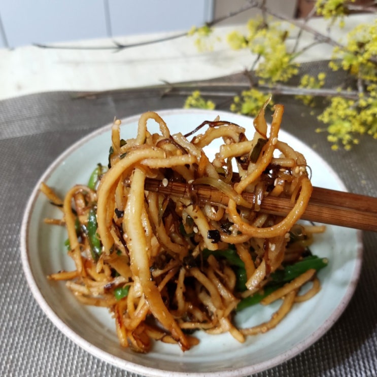  [밑반찬] 꽈리고추 넣은 간장 진미채볶음 만들기