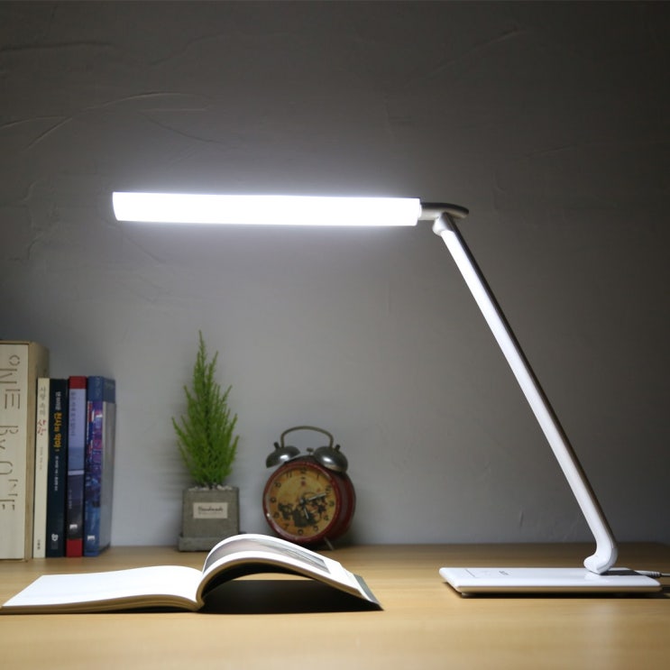 (로켓배송)레토 LED 데스크 스탠드 LLS-01, 화이트 추천해요 (로켓배송)레토 LED 데스크 스탠드 LLS-01, 화이트 추천해요