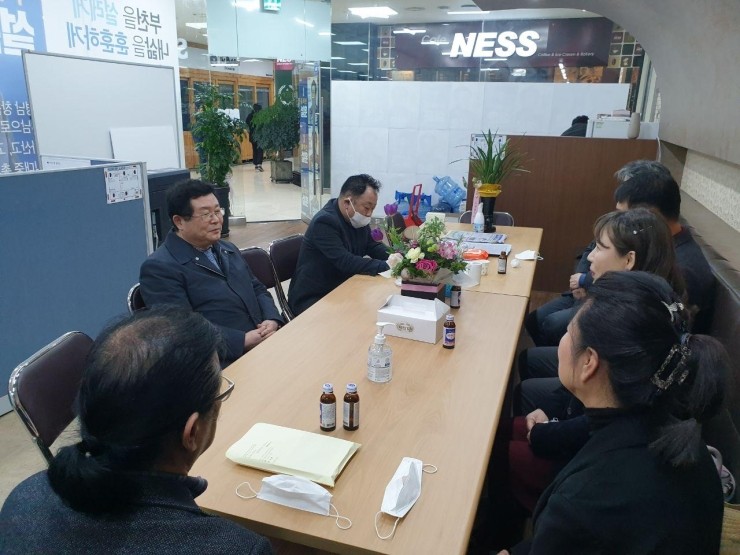  부천 예총과 예술인 복지 관련 간담회를 가졌습니다.