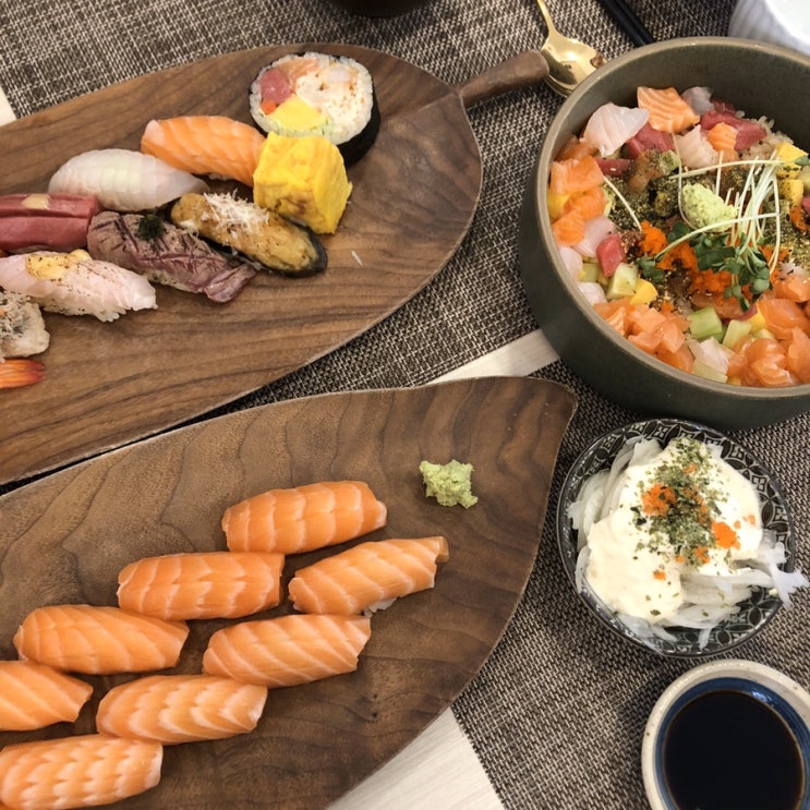 익산 초밥 맛집 / 가지초밥 / 연어초밥 / 초미당 / 가지초밥이 별미라 너무 맛있었음 ! 추천 !