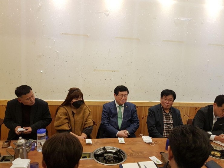  상2동 상인회분들과 간담회를 가졌습니다. 