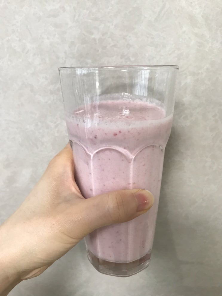  딸기라떼 만들기 :)