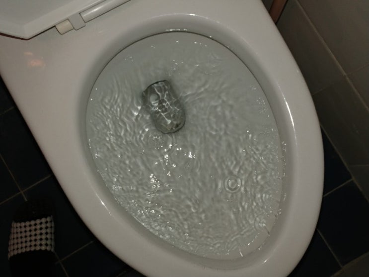  변비 때문에 인천 연수구 청학동 막힌 변기! 뚫어뻥, 관통기를 써도 안돼서 전문 업체의 도움을 받으셨어요