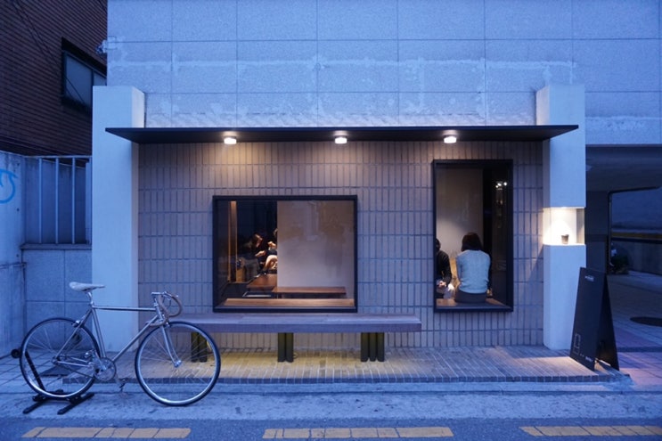  가로수길 카페, 아임뮤트(immute) 