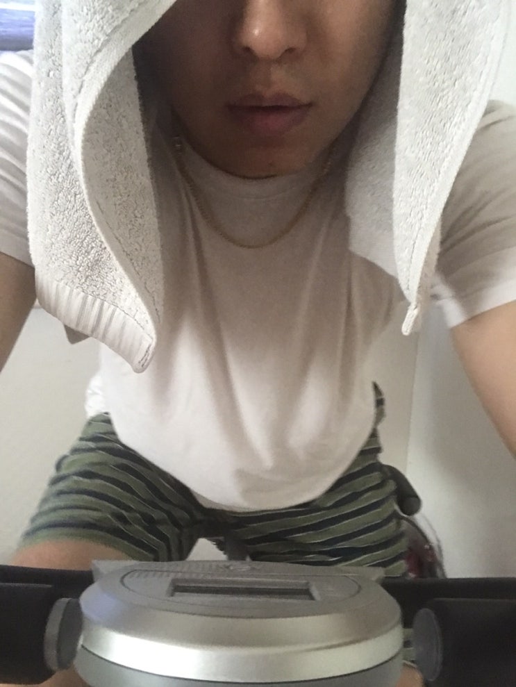 우한폐렴때매 확찐자 됨 ㅡㅡ 우한폐렴때매 확찐자 됨 ㅡㅡ