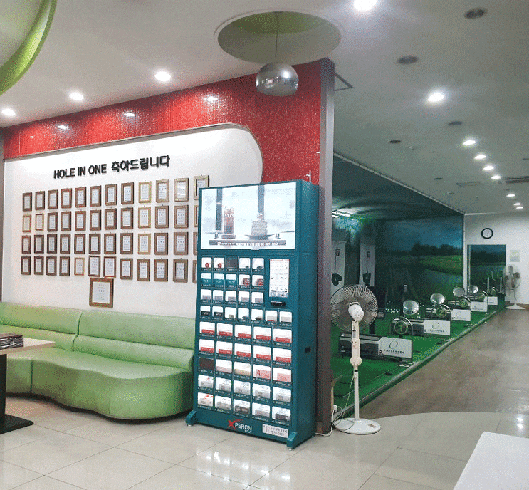엑스페론 골프공 비비드플러스 큐빙자판기 판매! 가성비골프공 엑스페론 골프공 비비드플러스 큐빙자판기 판매! 가성비골프공