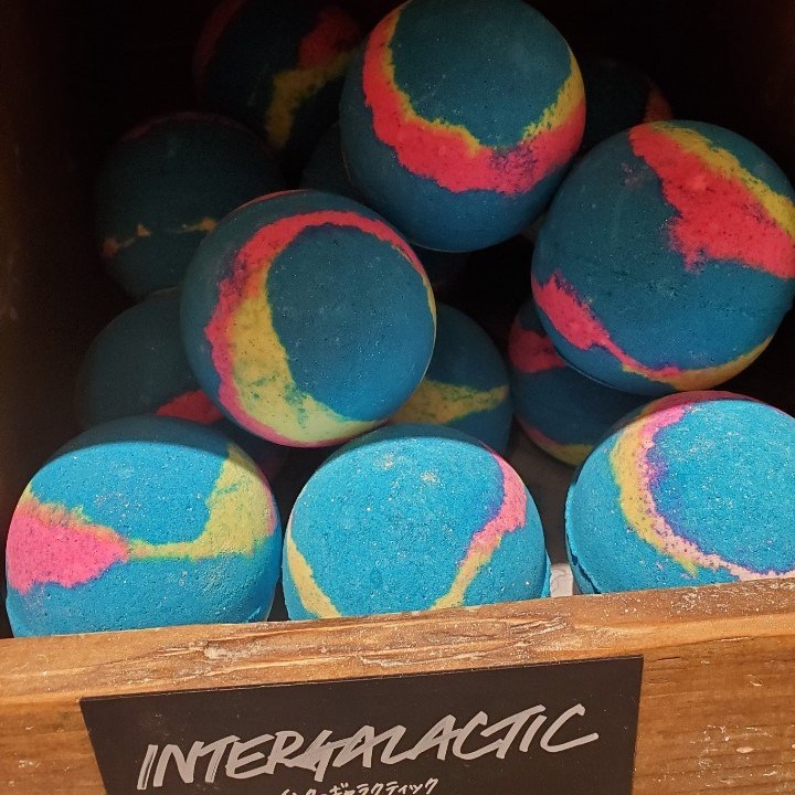 러쉬 LUSH 은하계(INTERGALATIC) 배쓰밤 입욕제, 1개 추천해요 러쉬 LUSH 은하계(INTERGALATIC) 배쓰밤 입욕제, 1개 추천해요