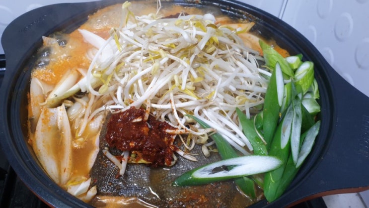  봄에는 술안주 도다리찜과 함께