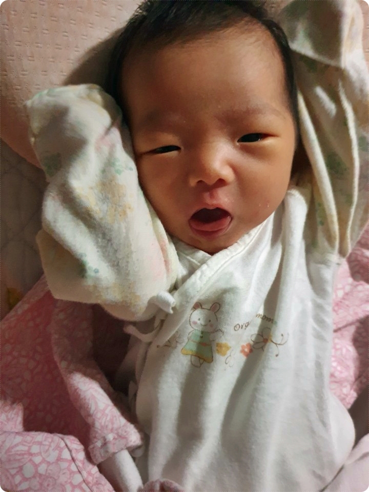  [D+20] 이제 조금 사람다워지고 있지만.. 아직은 옹알이도 못하고 울기만하는 막내 아영이.. 그리고 의도치않은 봄방학...OTL  By.1더하기일은O