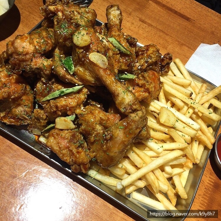  치맥 당길 때는 무조건 동명동 ; 김부성 닭집