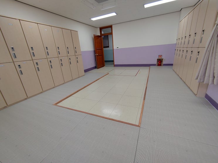 전주 대정초등학교 탈의실 - 안전 바닥매트 설치