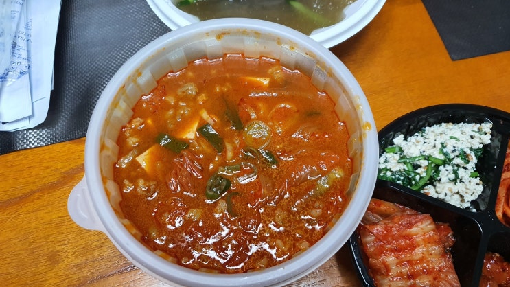  천안 본가 신방동 지점 김치찌개 배달기 [배달의 민족]
