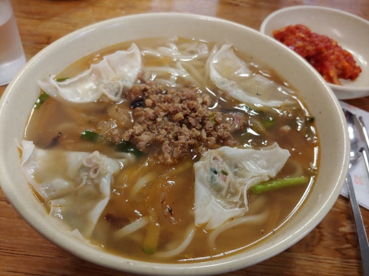  [명동맛집]명동교자 진한 칼국수와 마늘김치 2020미슐랭가이드