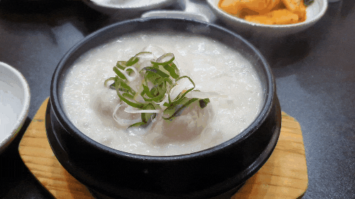  경복궁삼계탕 들깨의 진한 국물이 맛있어서 강추!