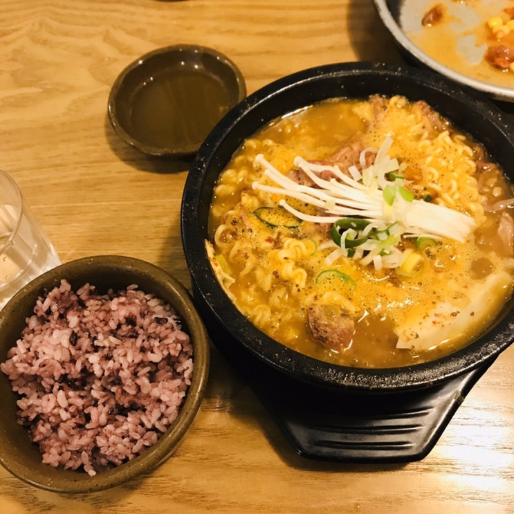 동명동 맛집/뼈해장국 먹고싶을땐 동명뼈왕!솥밥&라면