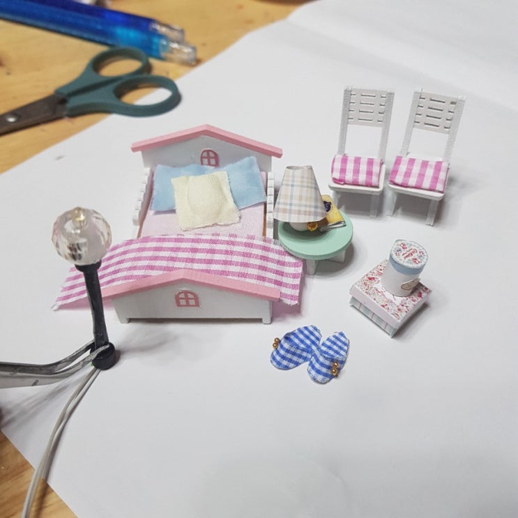  손으로 만드는 나만의 DIY 미니어쳐 하우스 2