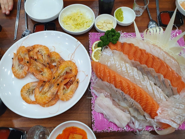  회에 술 한 잔 하고 싶을 땐 "가락시장" 기깅~~