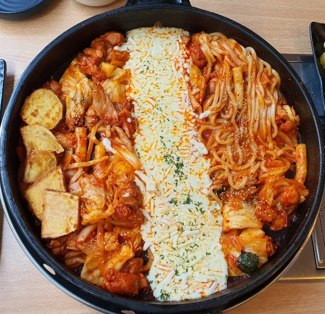  소사벌 맛집 / 소사벌 닭갈비 / 평택 닭갈비 / 치즈가 쭈~욱 늘어나는 닭갈비 <홍춘천>